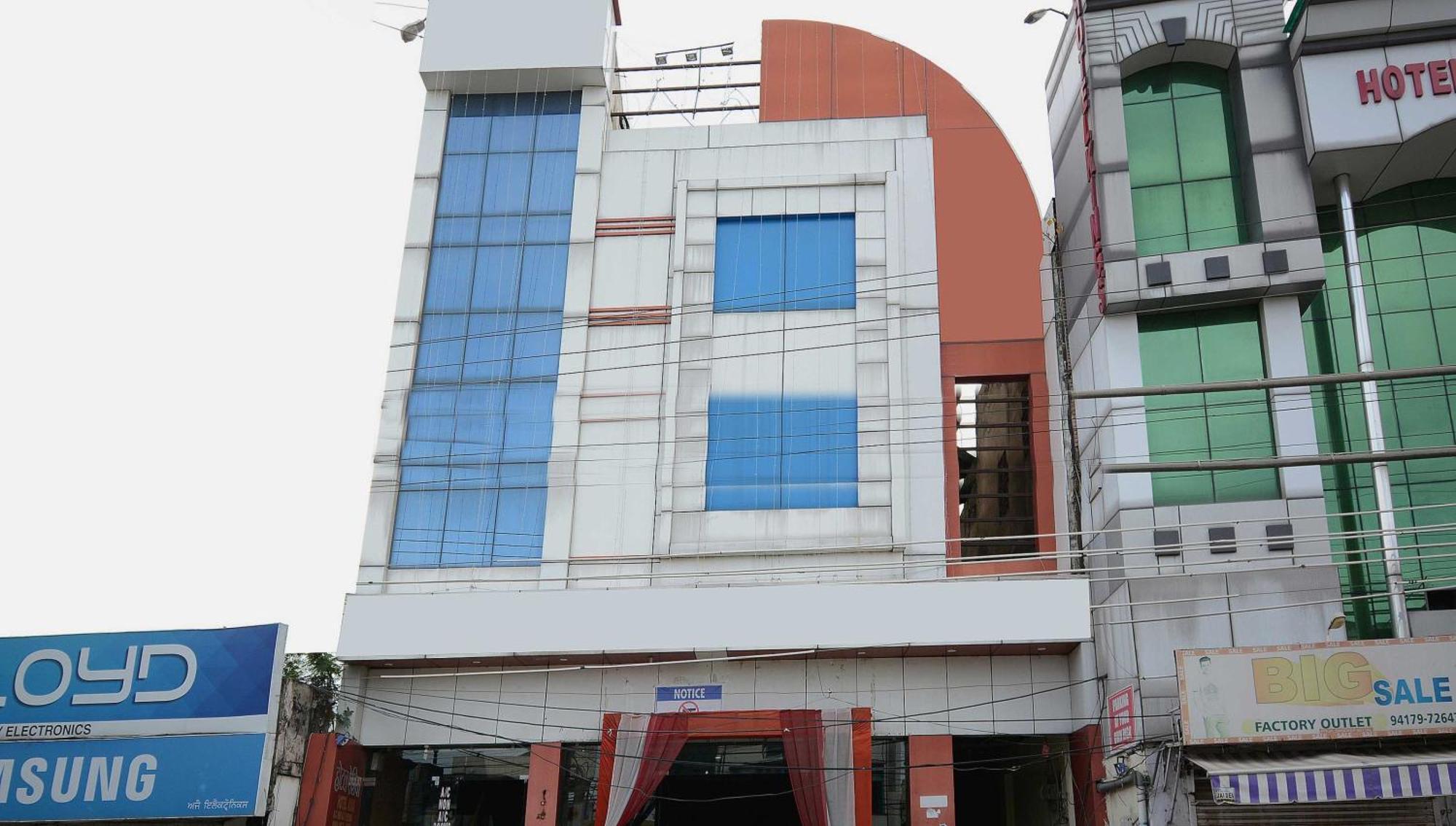 Hotel Asia Palace Pathānkot Extérieur photo