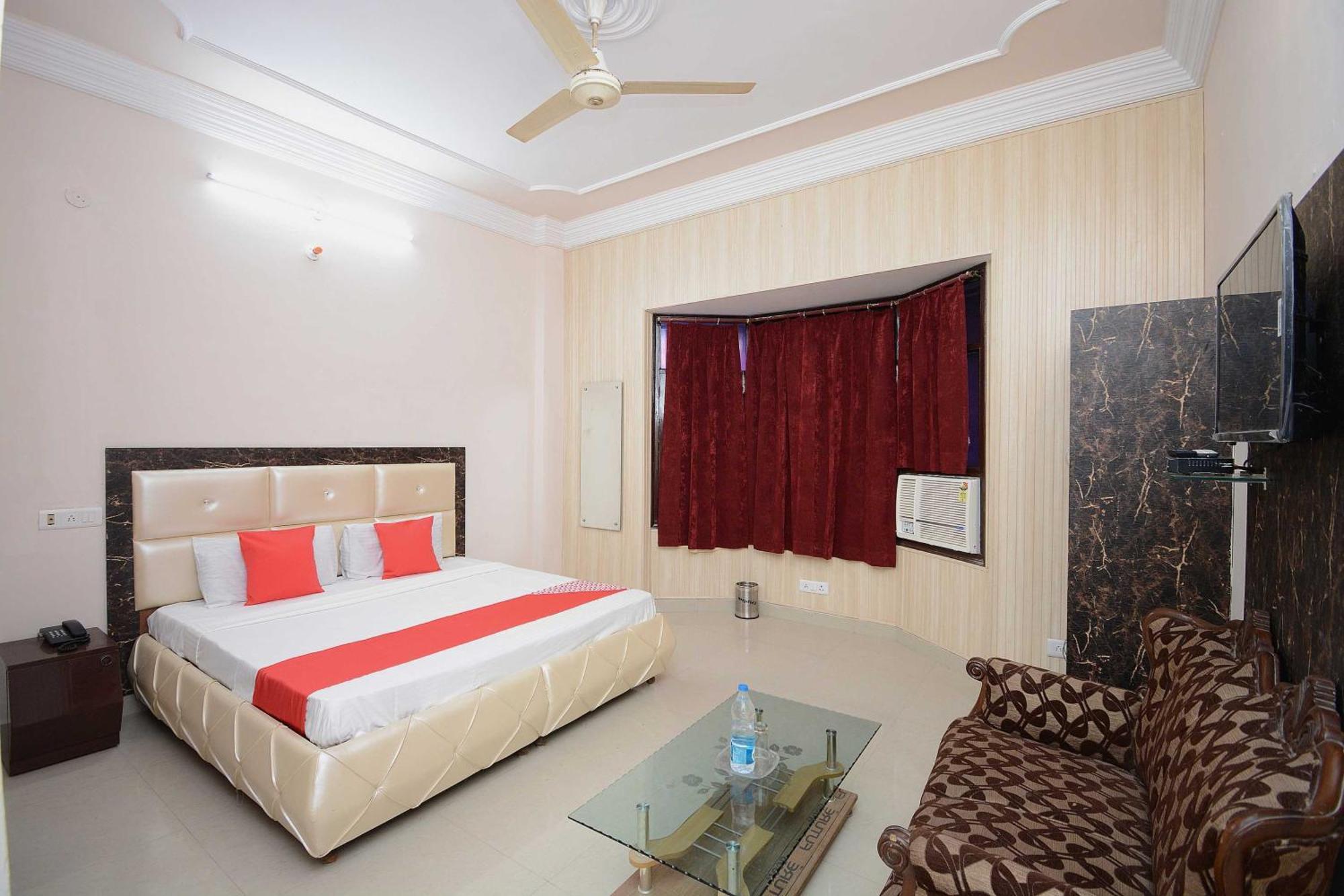 Hotel Asia Palace Pathānkot Extérieur photo
